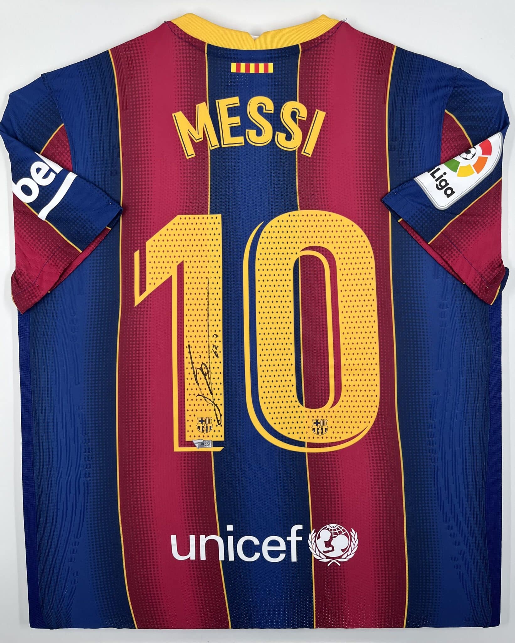 Lionel Messi FC Barcelona Nike Vaporknit Jersey with Signature [B536234]